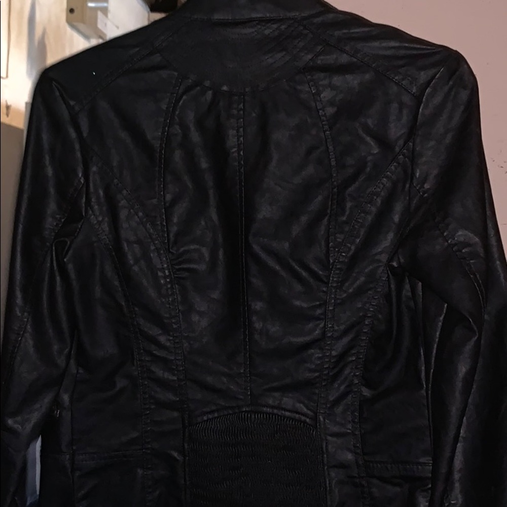 Black Fitted Jacket - image 4